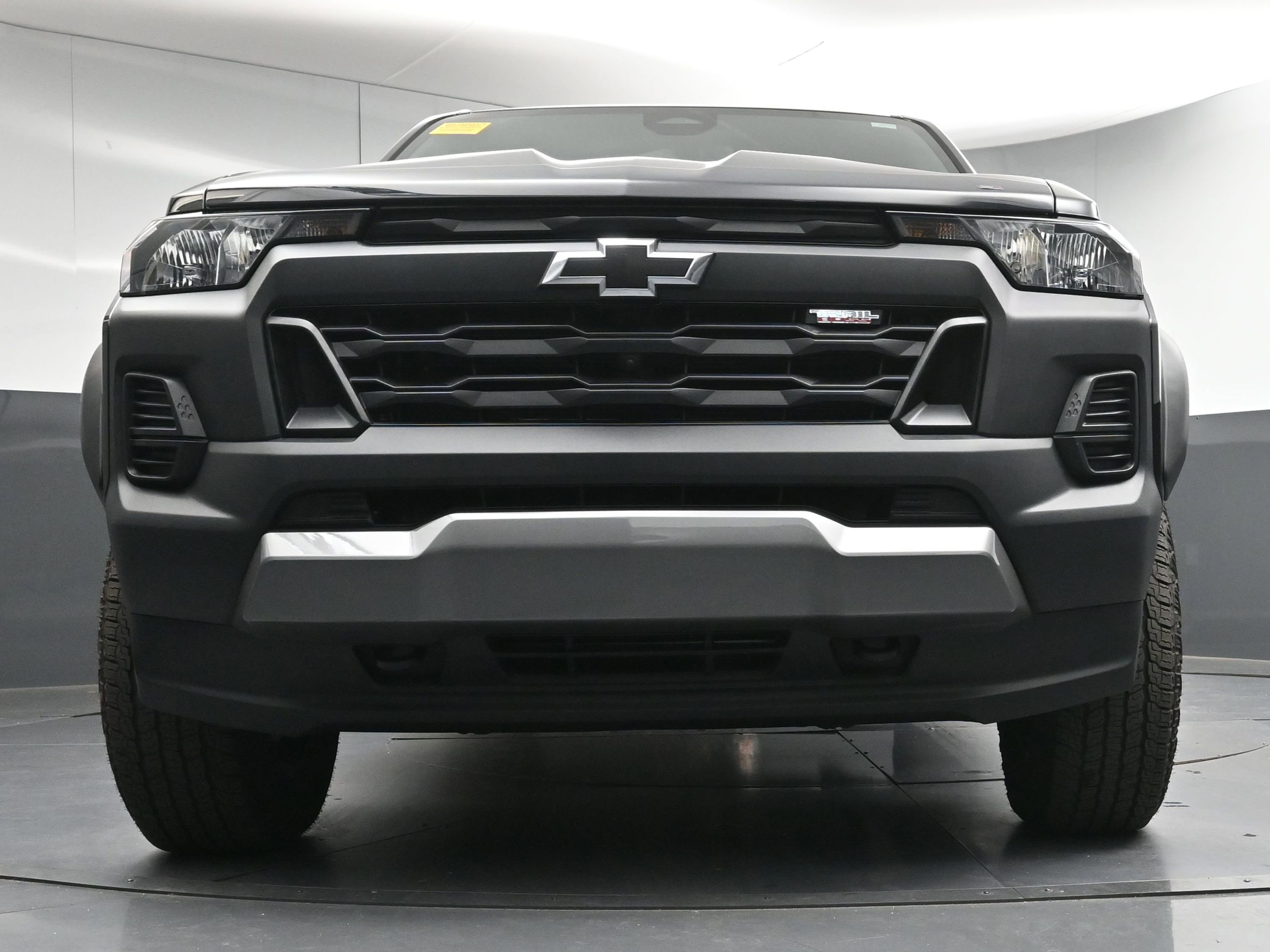 Used 2024 Chevrolet Colorado Trail Boss w/ Technology Package image 23