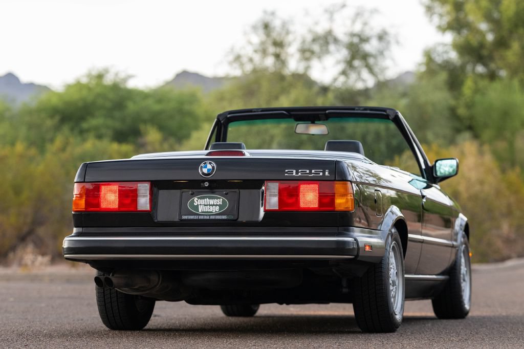 Used 1990 BMW 325i Convertible RWD image 6