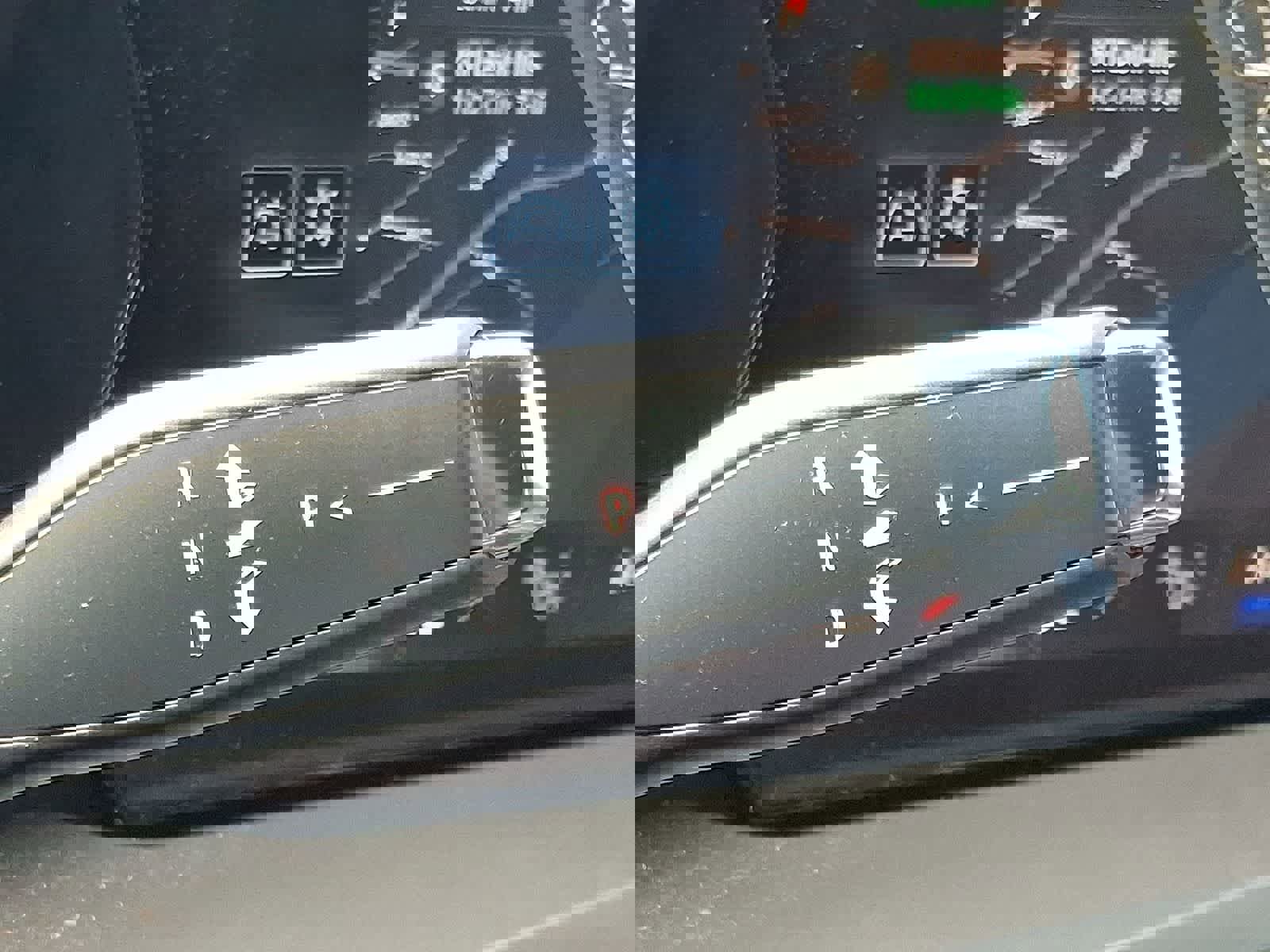 Used 2025 Chevrolet Traverse LT w/ Enhanced Driving Package image 22