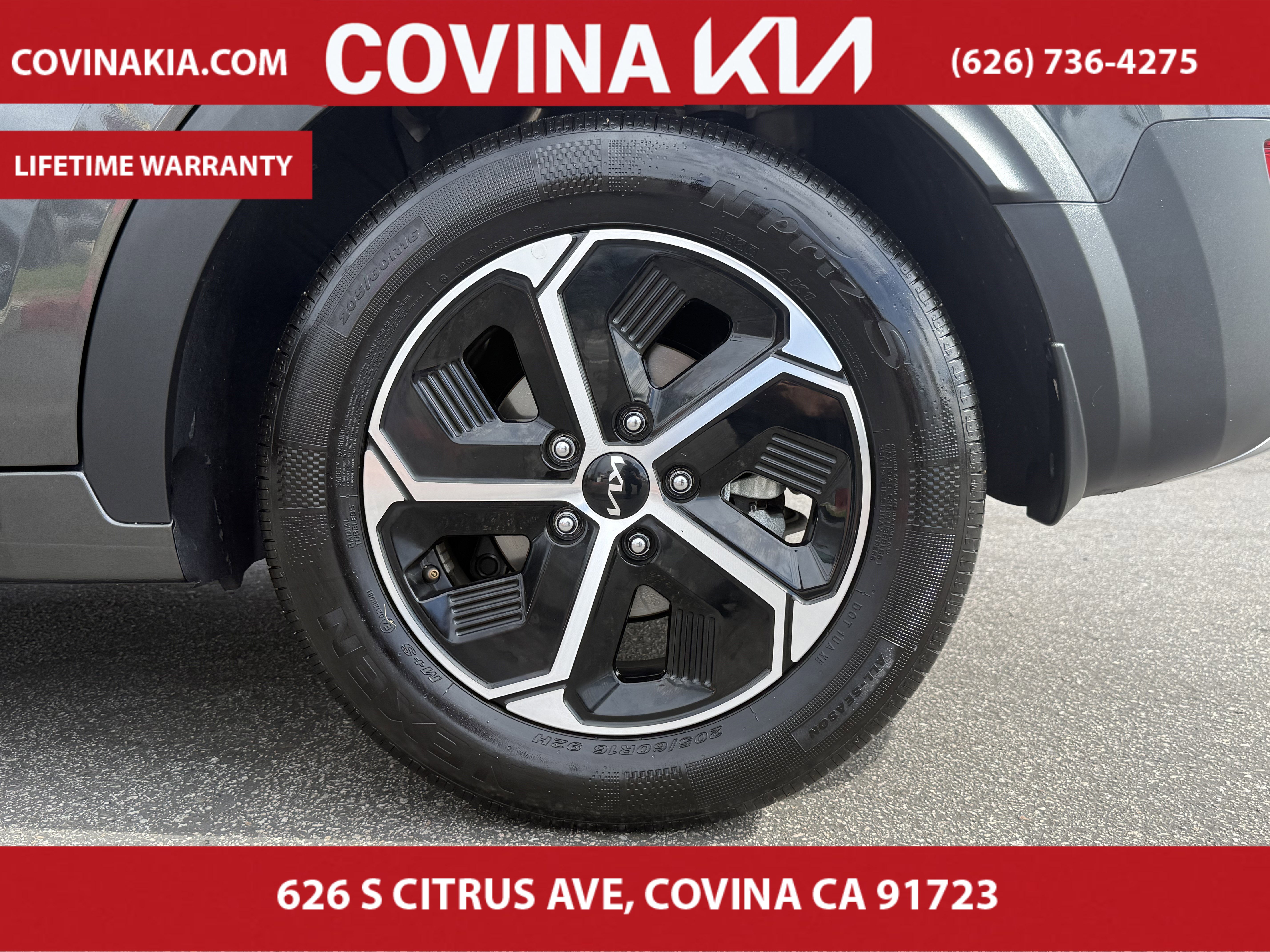 Certified 2025 Kia Niro LX image 11