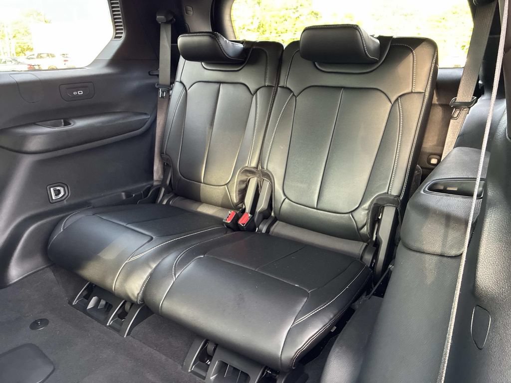 Used 2024 Jeep Grand Cherokee L Limited w/ Black Appearance Package AWD/4WD image 17