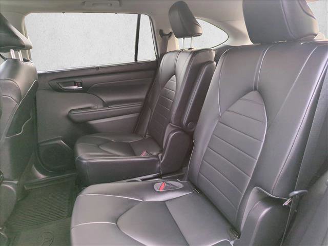 Used 2021 Toyota Highlander XLE image 20
