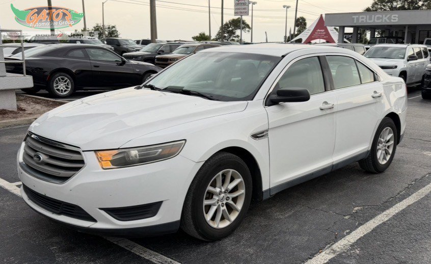 Used 2015 Ford Taurus SE