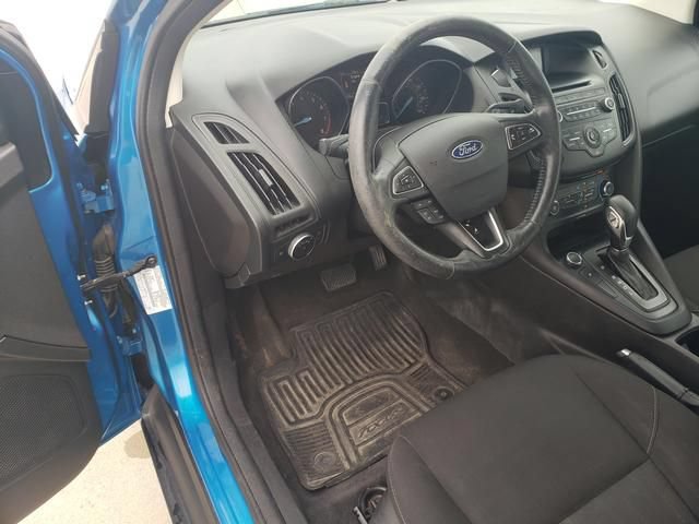Used 2017 Ford Focus SE w/ Cold Weather Package FWD image 10