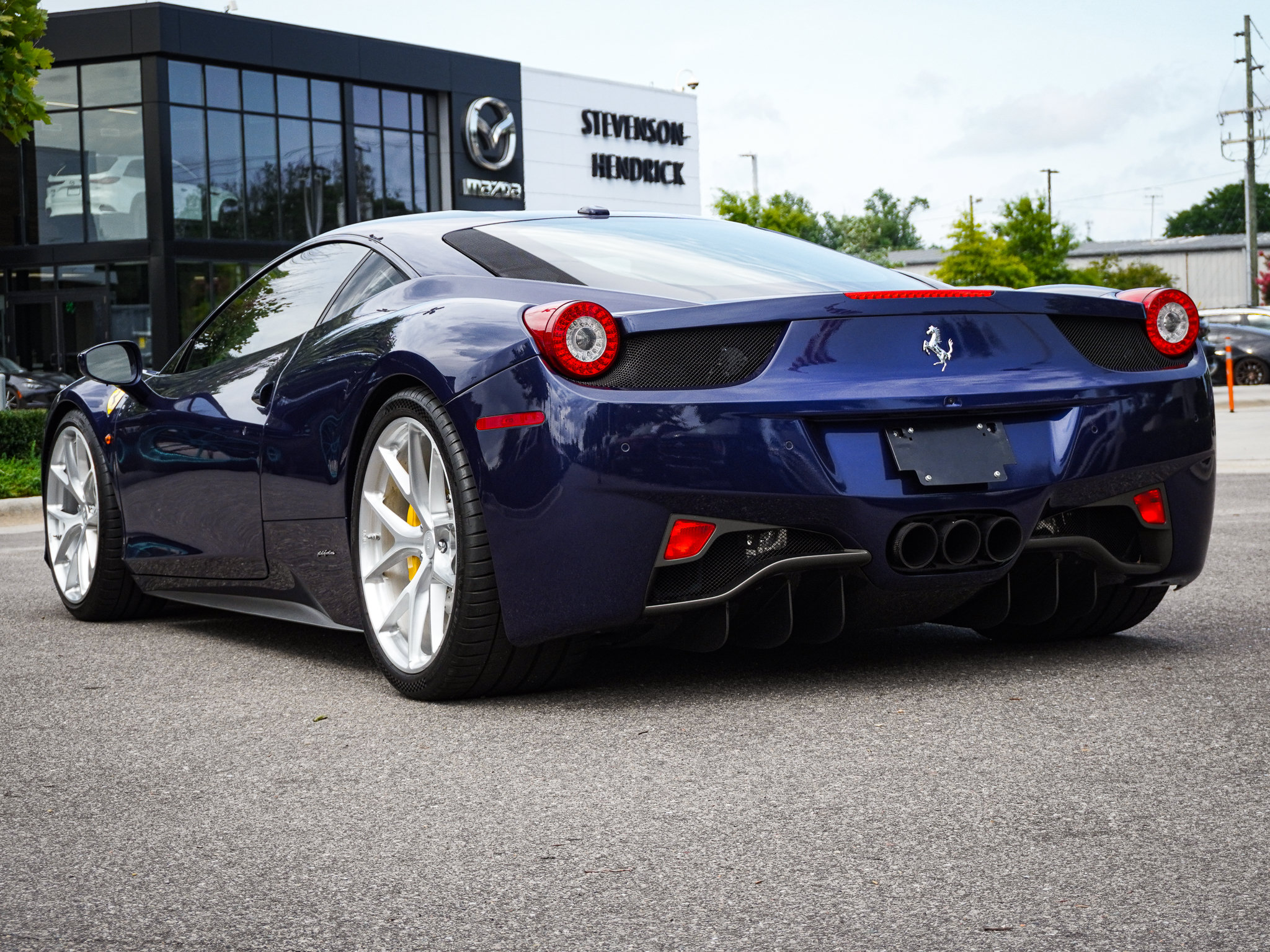 Used 2013 Ferrari 458 Italia Coupe RWD image 10