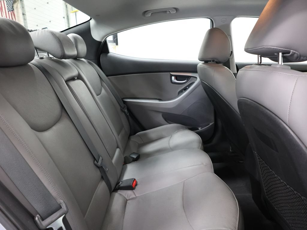 Used 2015 Hyundai Elantra Limited w/ Option Group 05 FWD image 24
