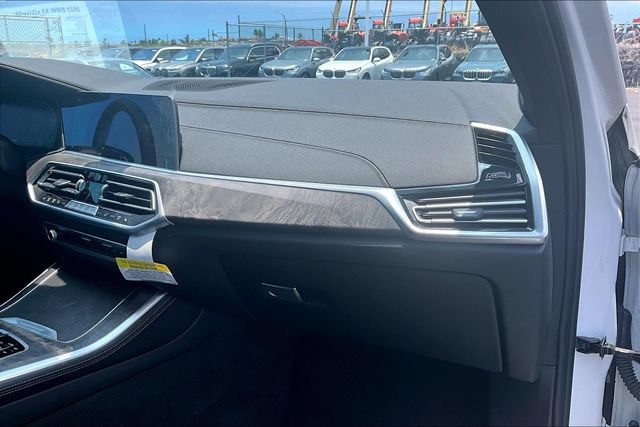 Used 2023 BMW X5 xDrive40i w/ Premium Package AWD/4WD image 16