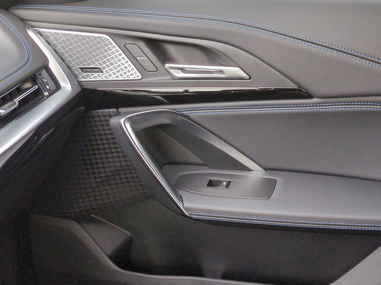 Used 2025 BMW X1 M35i w/ Premium Package image 38