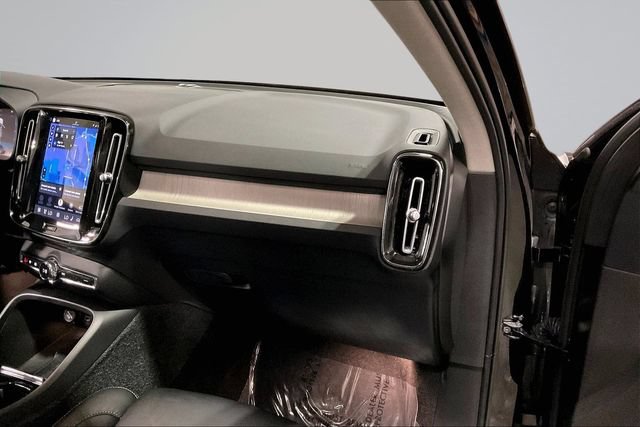 Certified 2023 Volvo XC40 B4 Plus w/ Driver Assist Package FWD image 20