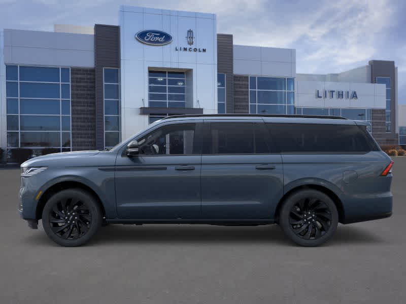 New 2026 Lincoln Navigator L Reserve w/ Jet Appearance Package video 3