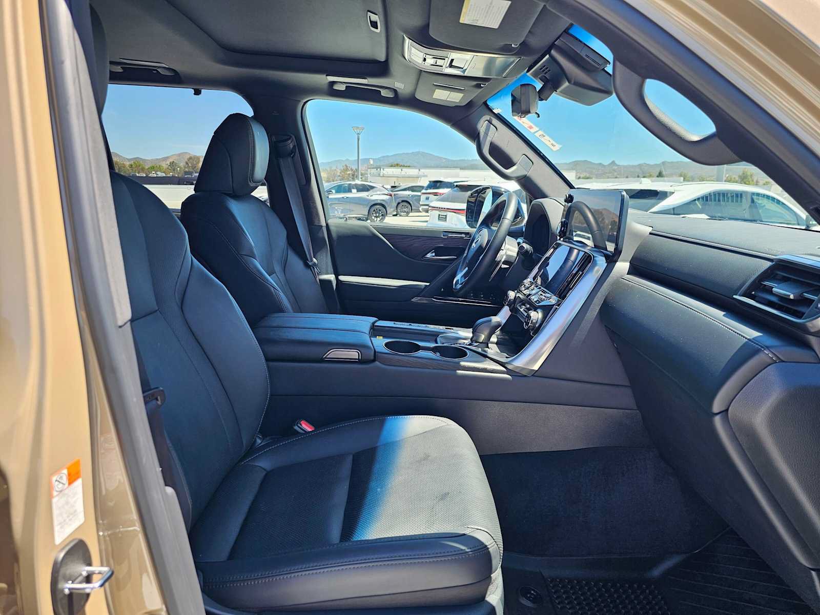 Certified 2025 Lexus LX 700h Overtrail AWD/4WD image 10