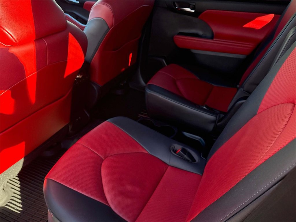 Used 2021 Toyota Highlander XSE image 29