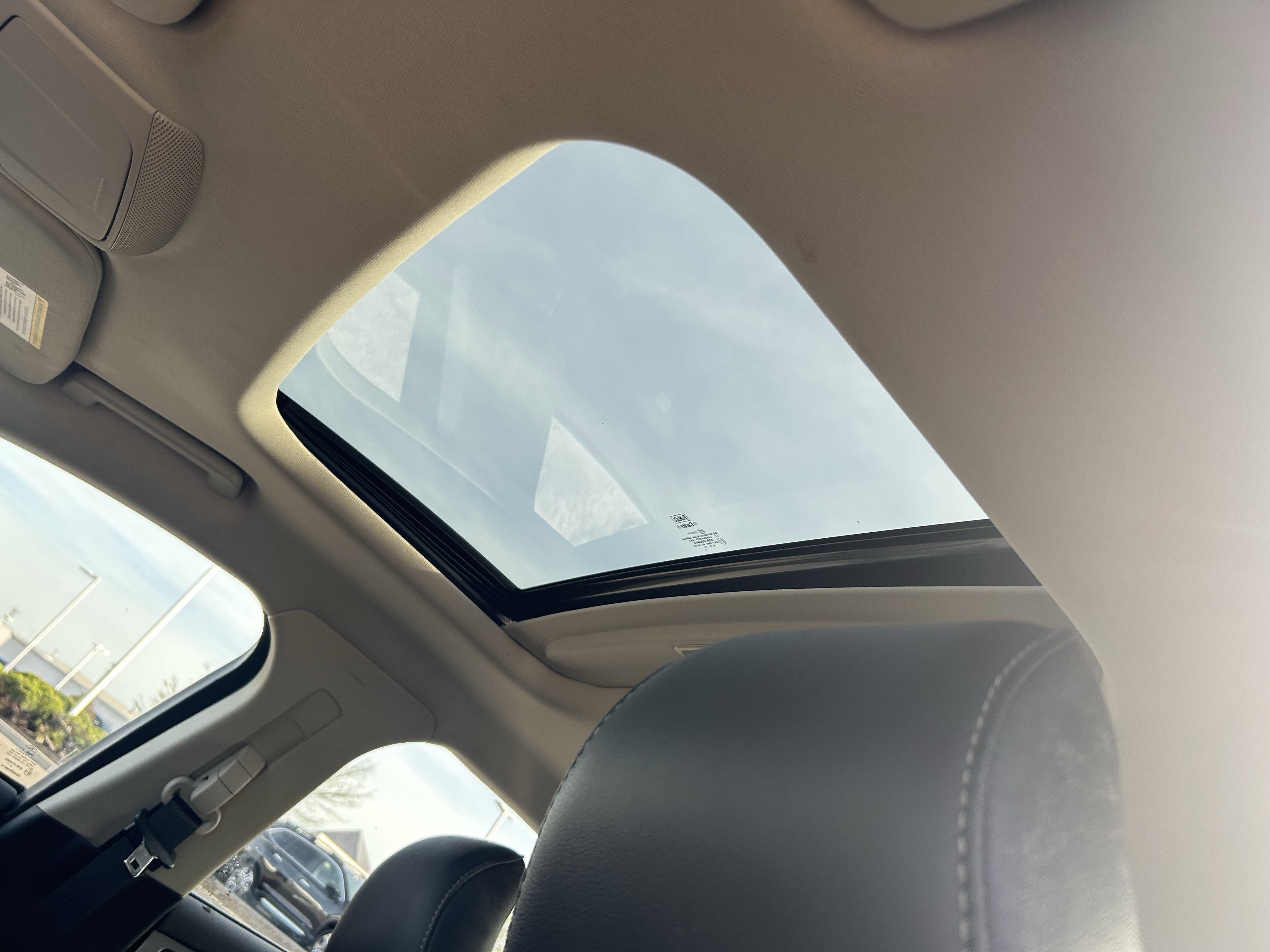 Used 2017 Ford Fusion SE w/ Fusion SE Technology Package image 23