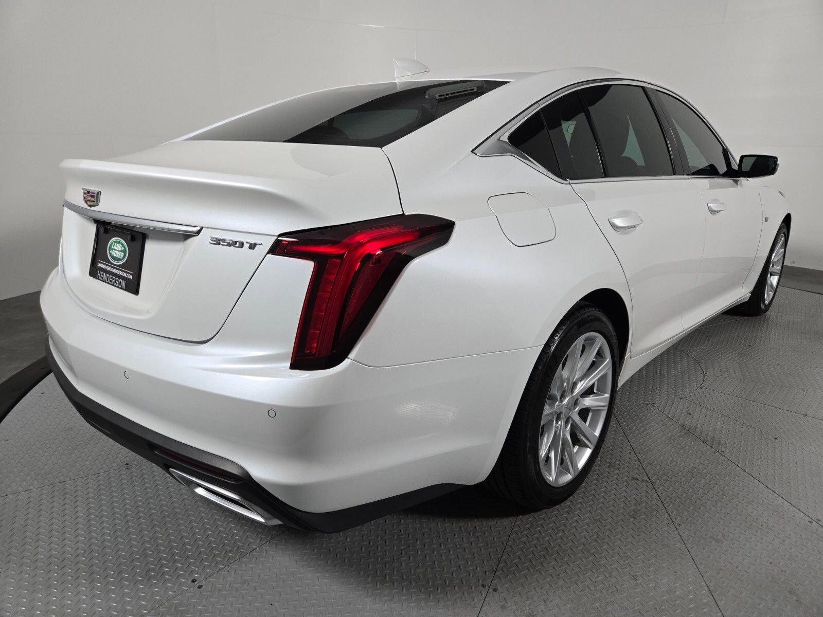Used 2024 Cadillac CT5 Luxury RWD image 2