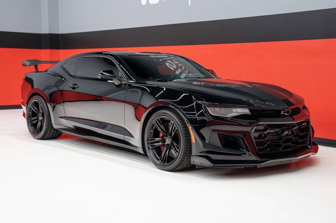 Used 2021 Chevrolet Camaro ZL1 RWD image 50