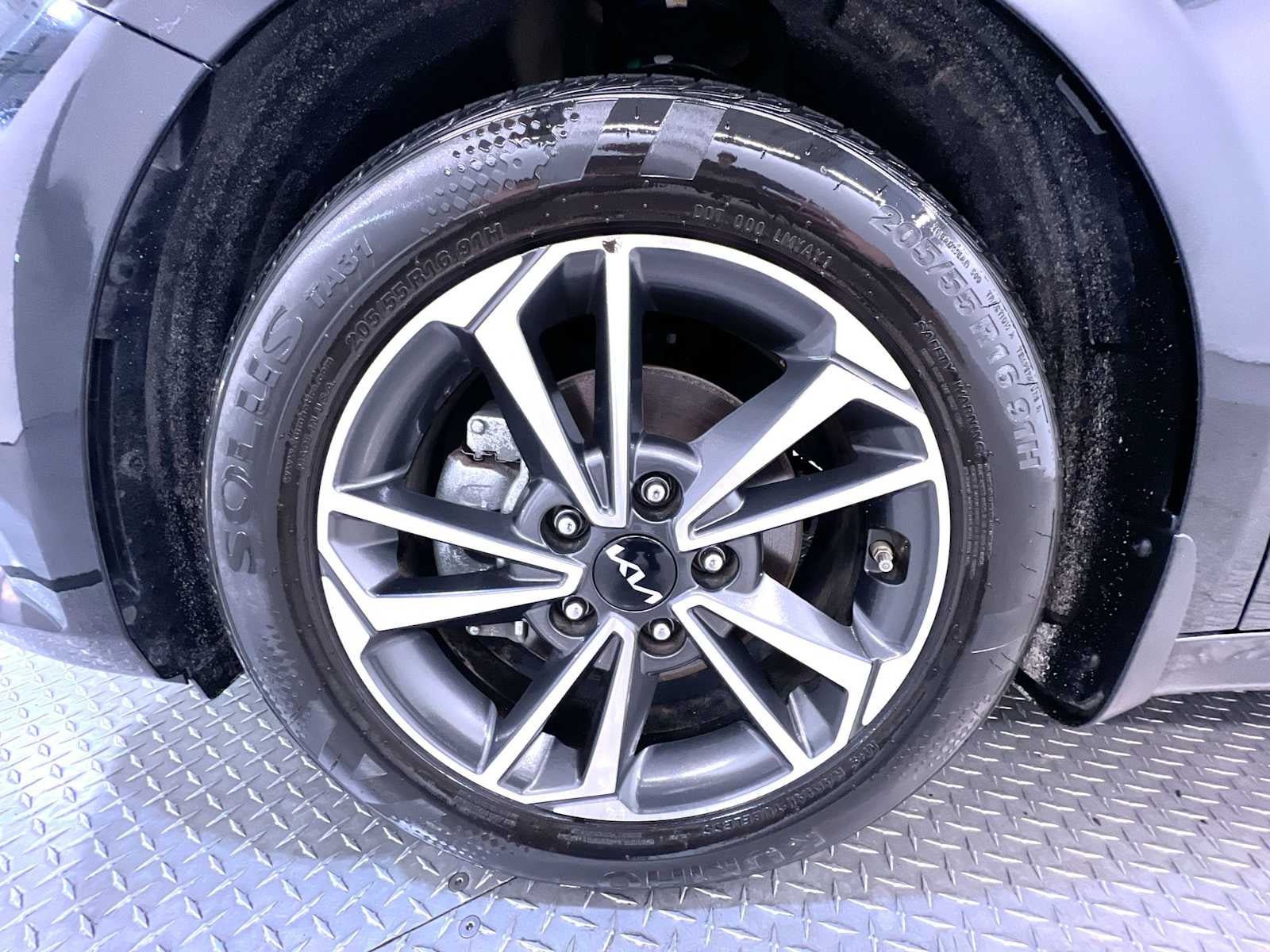 Used 2024 Kia Forte LXS w/ LXS Technology Package FWD image 10