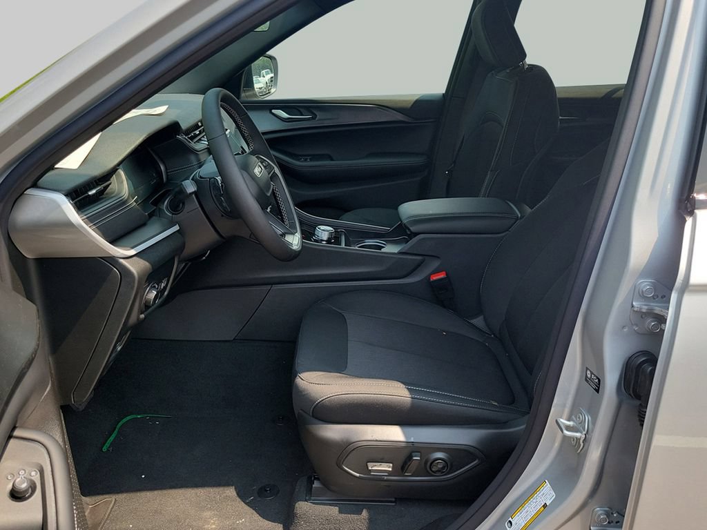 New 2026 Jeep Grand Cherokee Laredo X RWD image 14