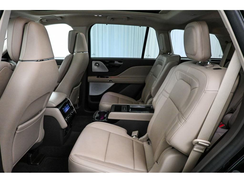Used 2023 Lincoln Aviator Grand Touring w/ Equipment Group 301A AWD/4WD image 27