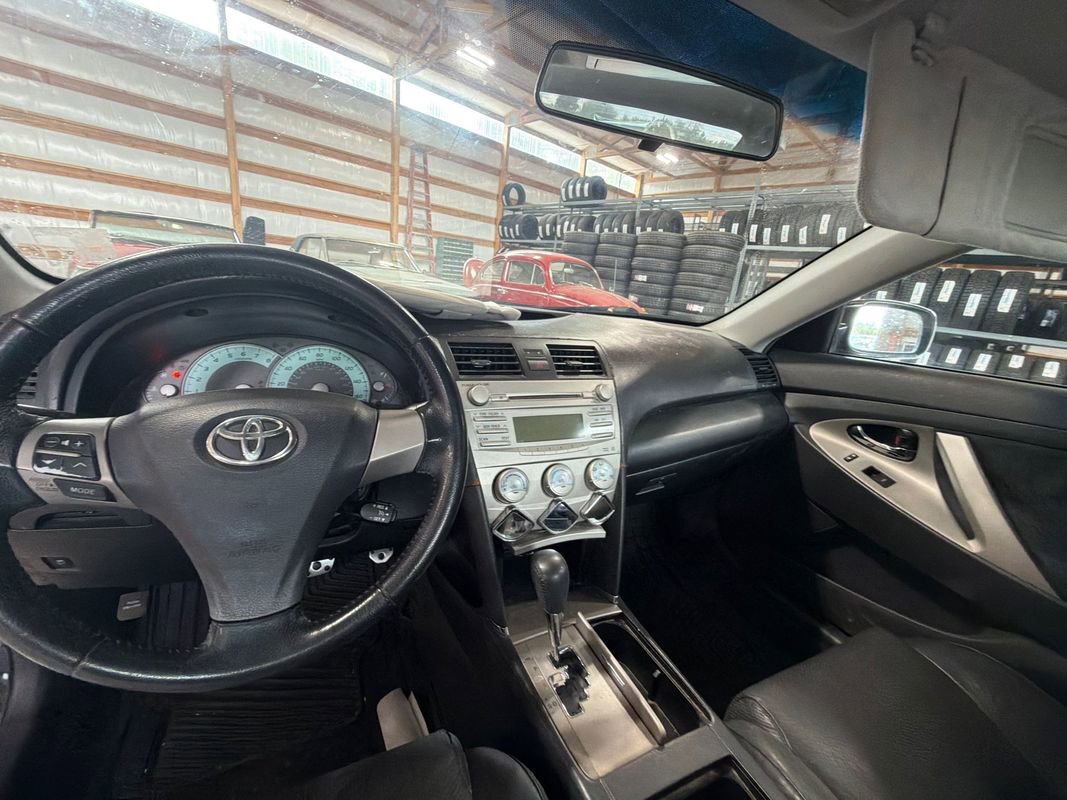 Used 2010 Toyota Camry SE FWD image 13