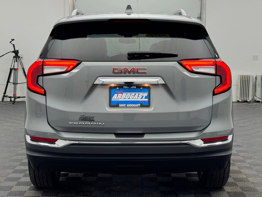 Used 2024 GMC Terrain SLT image 8