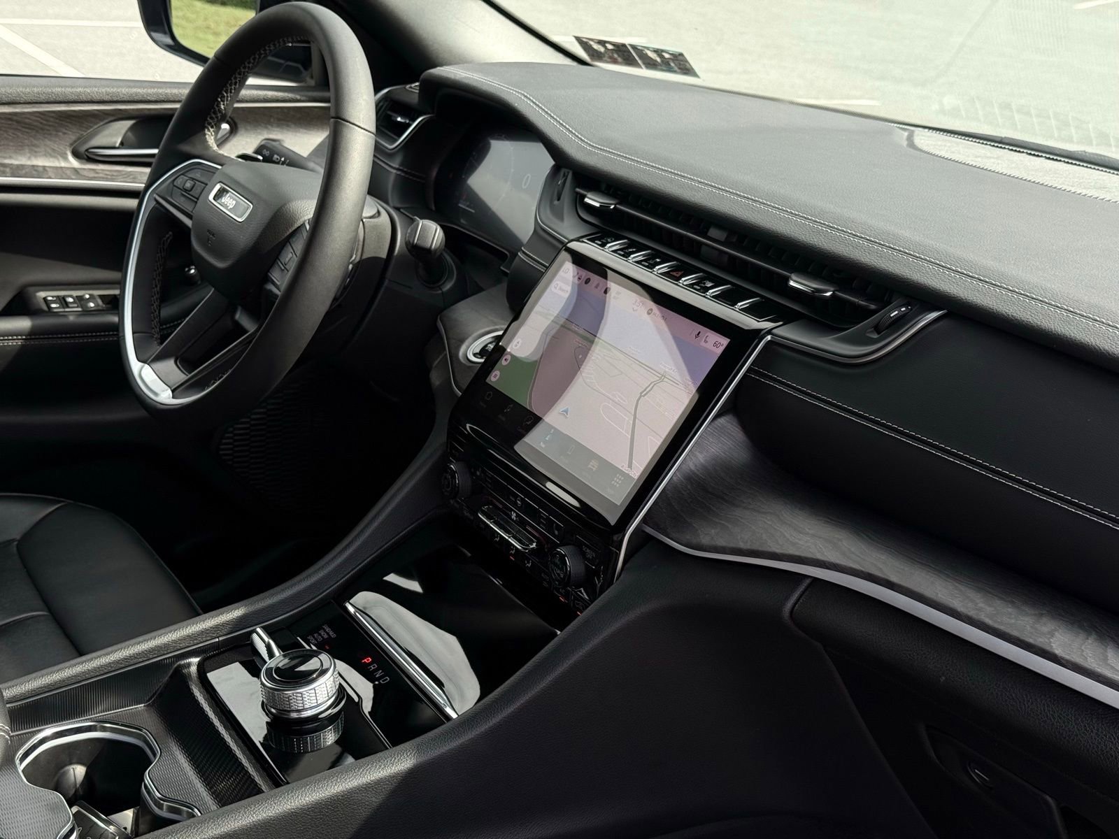 Used 2024 Jeep Grand Cherokee Limited image 24