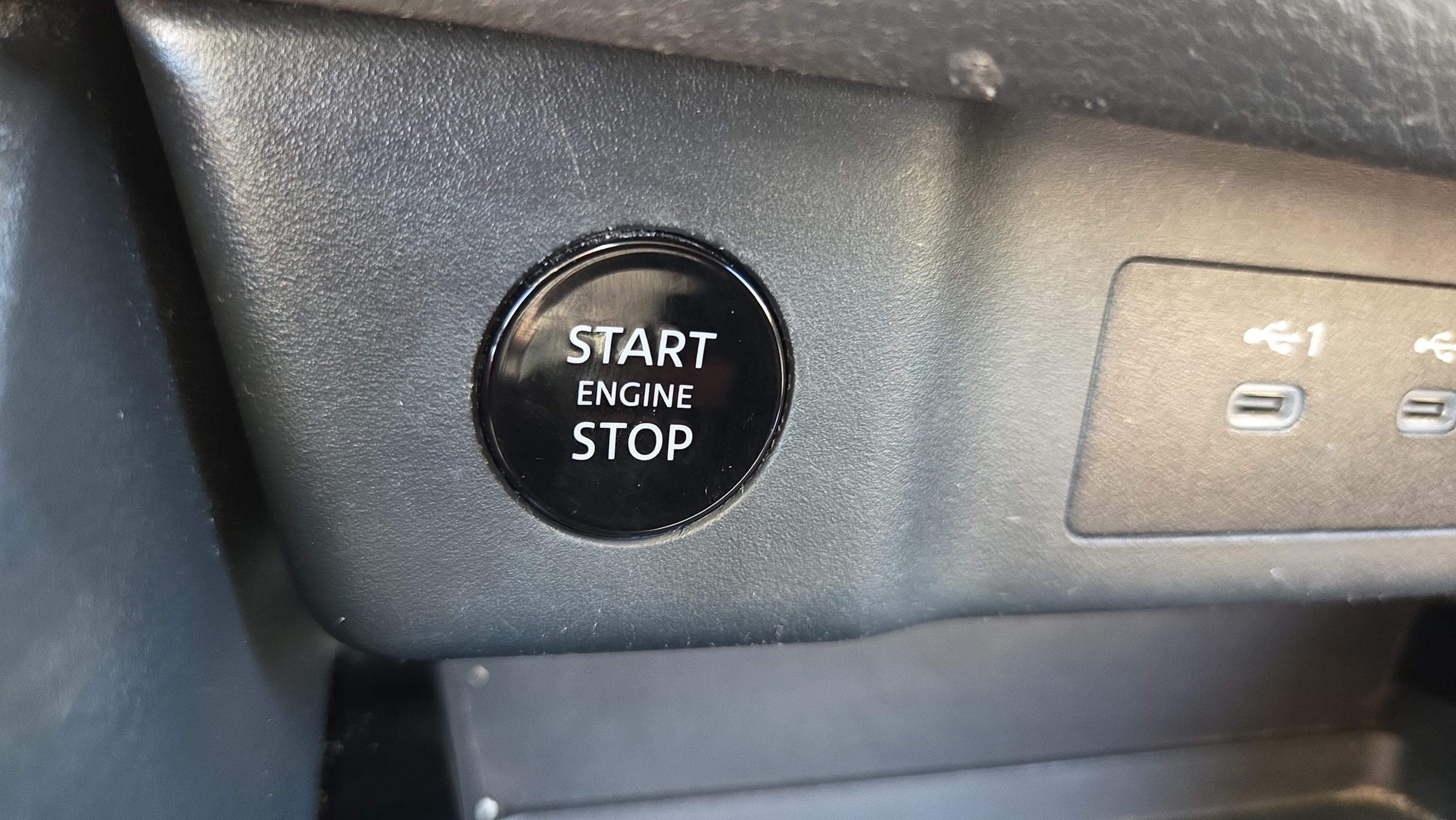 Used 2024 Nissan Rogue S AWD/4WD image 24