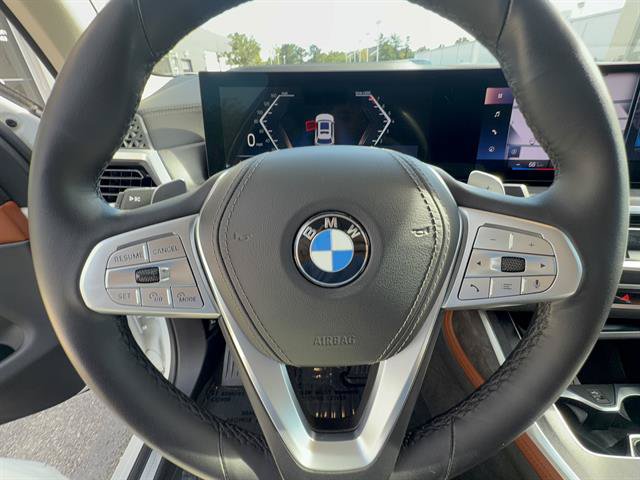 Used 2023 BMW X7 xDrive40i w/ Premium Package AWD/4WD image 16