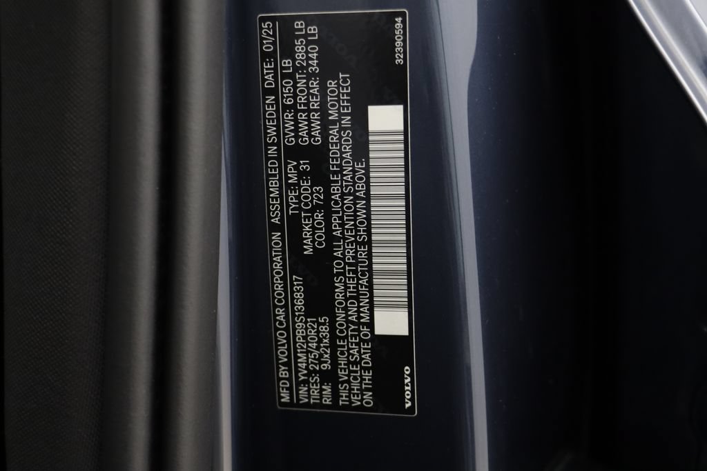 Used 2025 Volvo XC90 B5 Plus AWD/4WD image 24