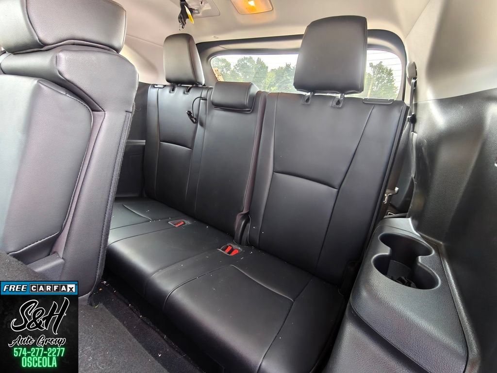 Used 2020 Toyota Highlander XLE AWD/4WD image 19