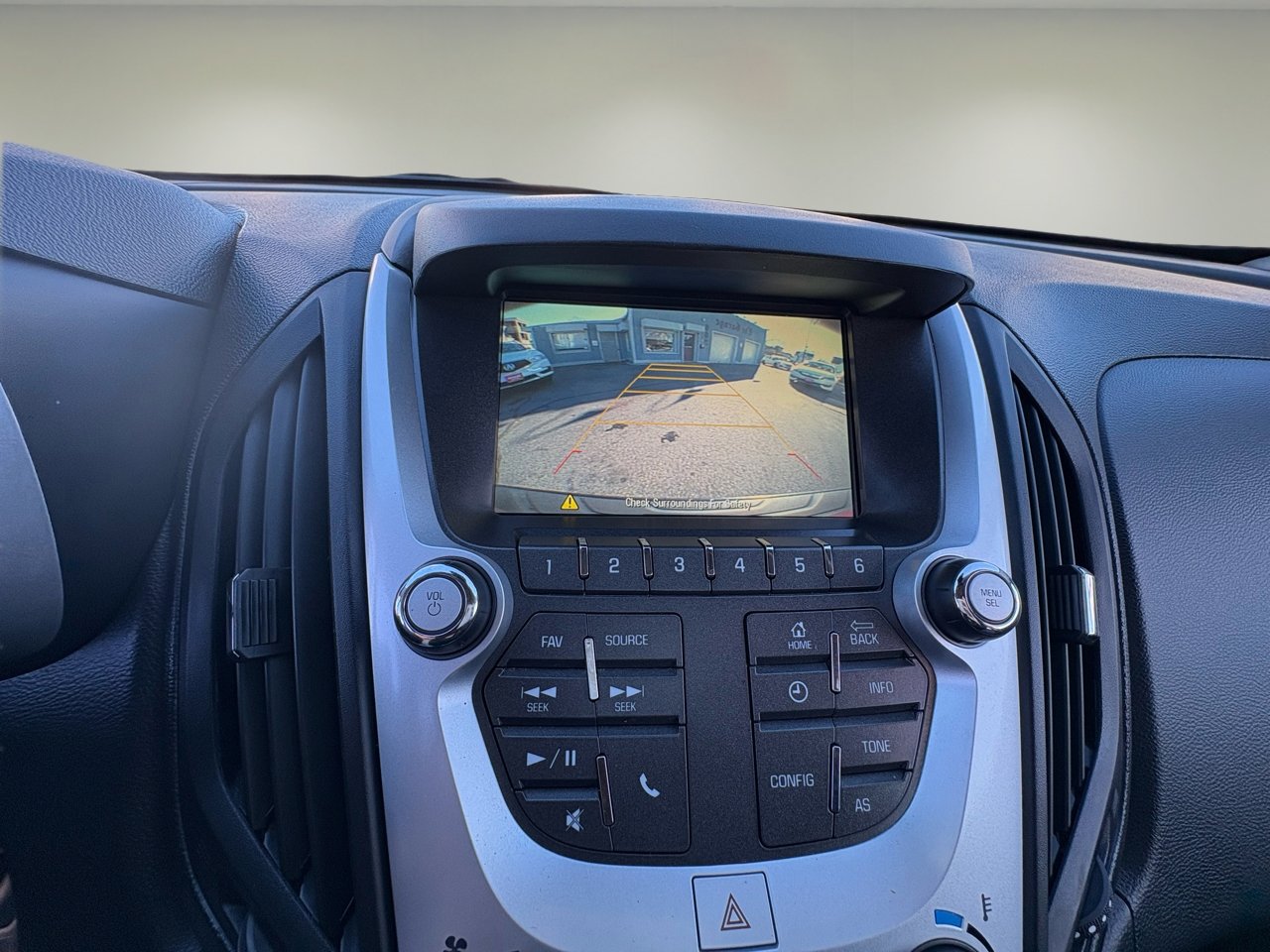 Used 2017 Chevrolet Equinox LT w/ Convenience Package image 19