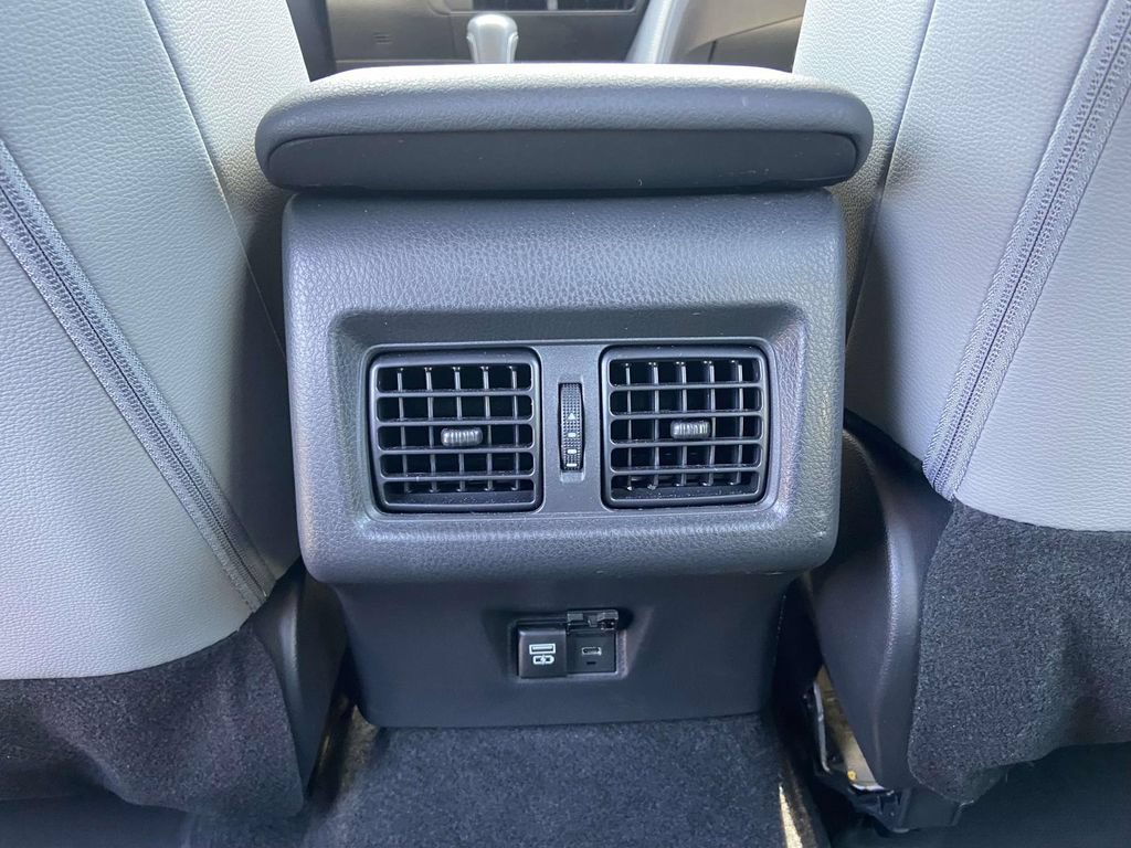 Used 2025 Toyota Camry SE FWD image 19