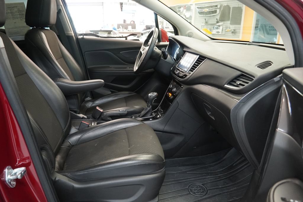 Used 2021 Buick Encore Preferred w/ Safety Package II AWD/4WD image 32
