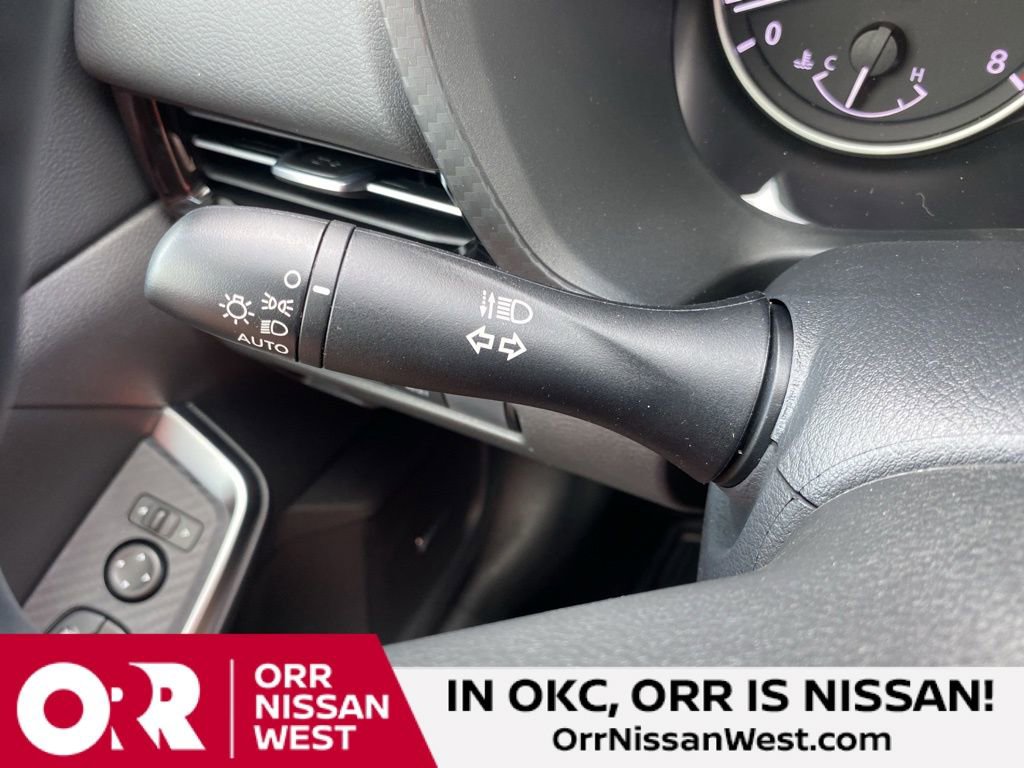 New 2025 Nissan Sentra SR w/ SR Premium Package FWD image 29