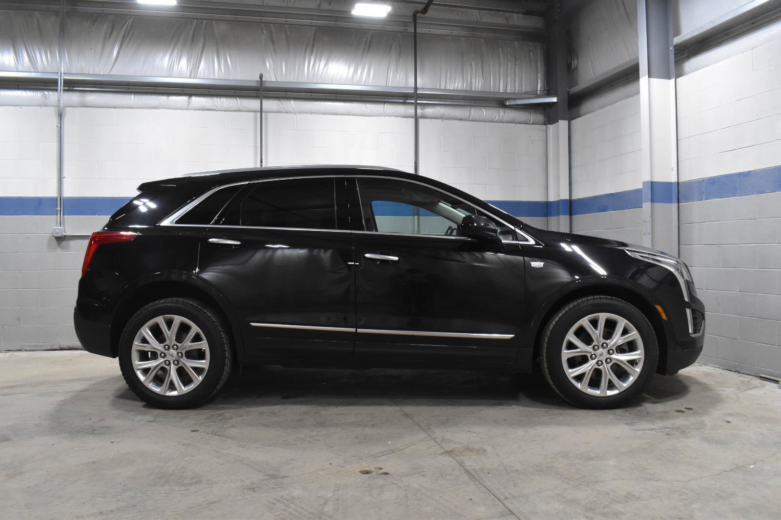 Used 2018 Cadillac XT5 Luxury w/ Driver Awareness Package image 23