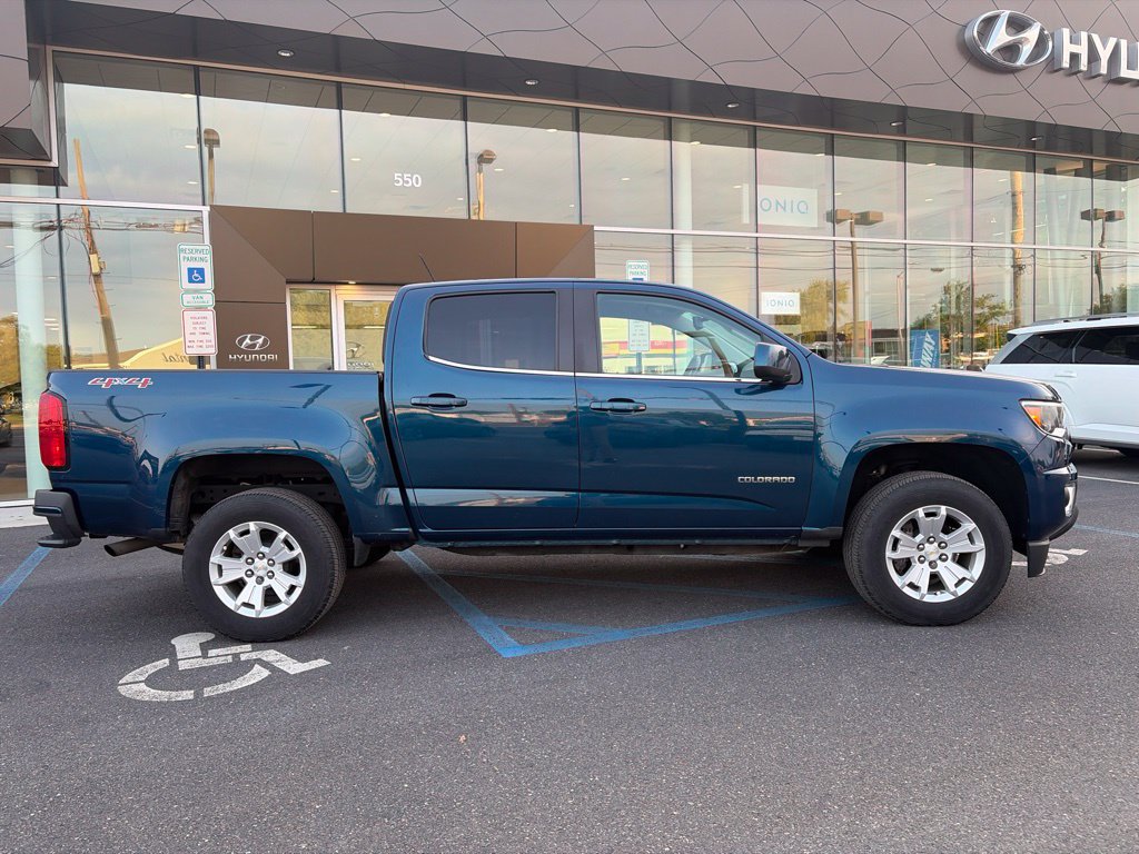 Used 2019 Chevrolet Colorado LT w/ LT Convenience Package AWD/4WD image 3