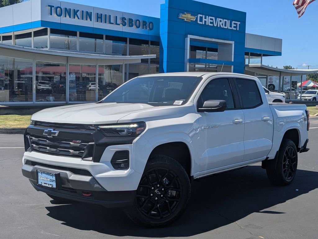 New 2025 Chevrolet Colorado Z71 image 2