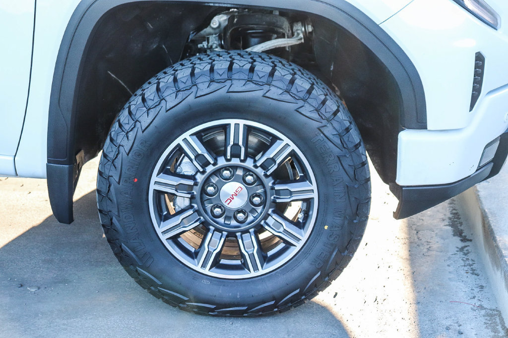 Used 2025 GMC Sierra 1500 AT4 AWD/4WD image 11