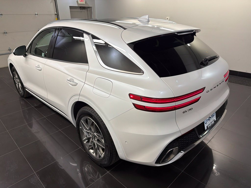 Used 2023 Genesis GV70 2.5T w/ Advanced Package AWD/4WD image 4