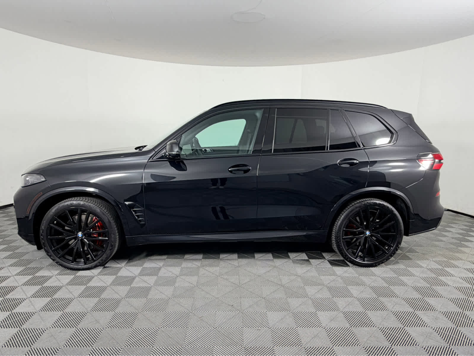 Used 2026 BMW X5 xDrive40i w/ M Sport Package image 6