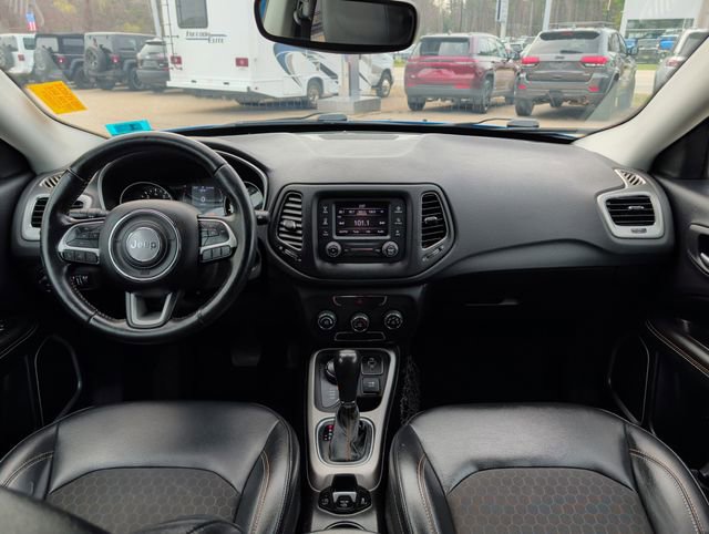 Used 2017 Jeep Compass Latitude AWD/4WD image 17