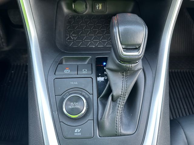 Used 2023 Toyota RAV4 XLE Premium image 17