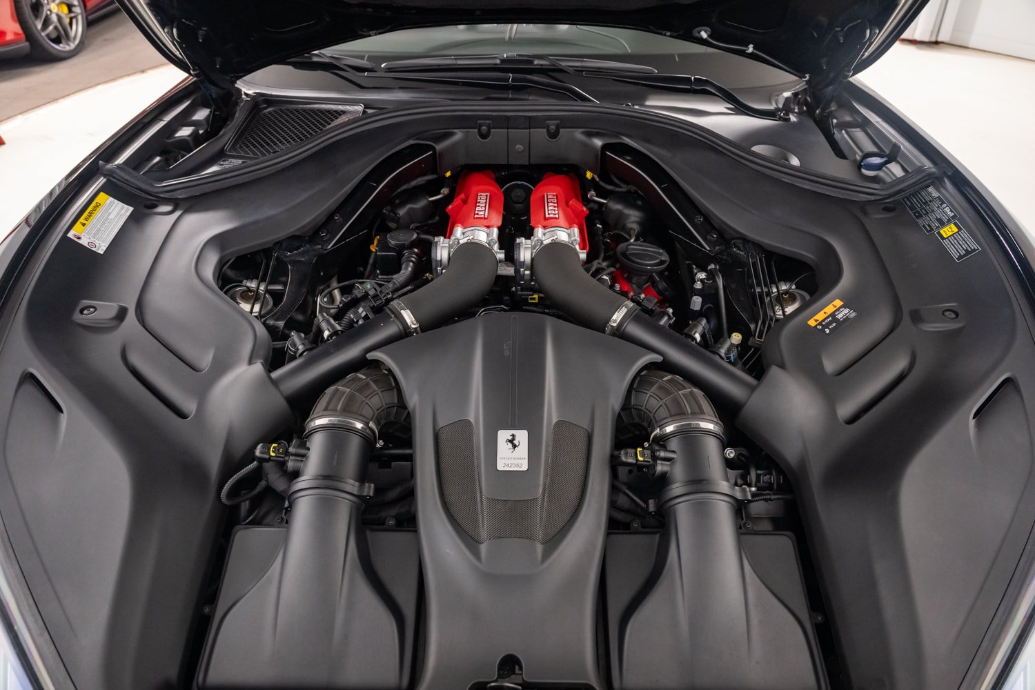 Used 2019 Ferrari Portofino RWD image 60