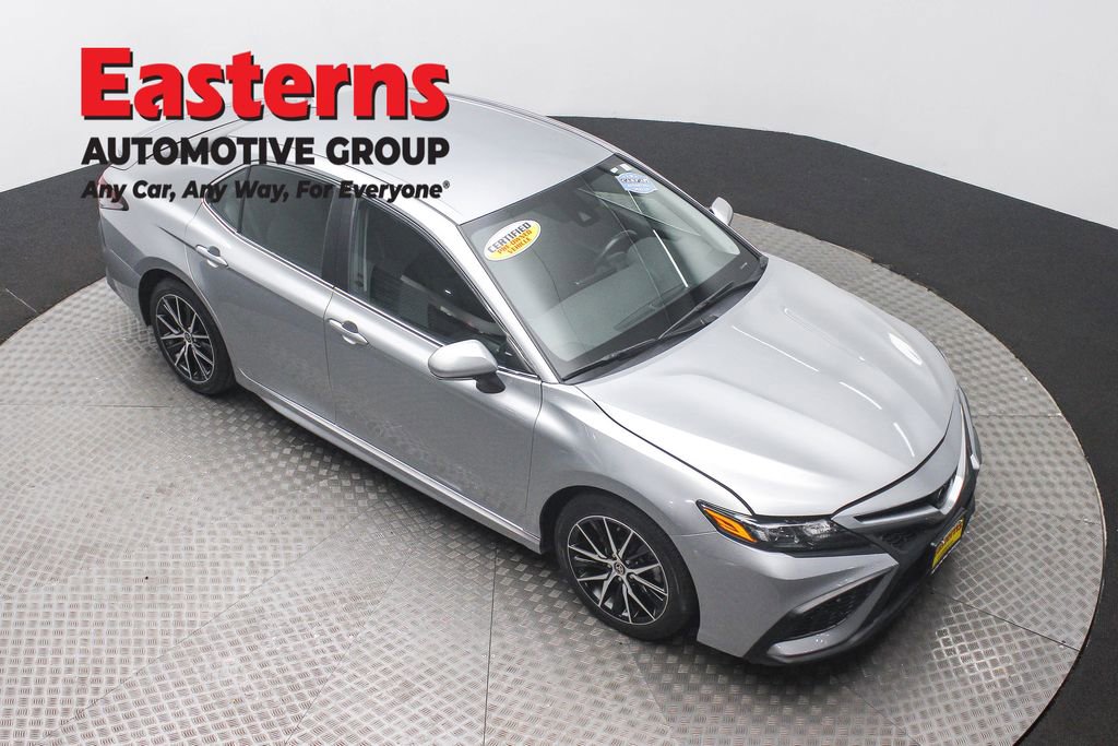 Used 2023 Toyota Camry SE FWD image 3