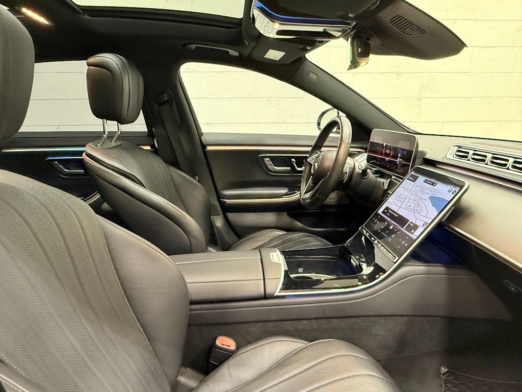 Used 2022 Mercedes-Benz S 500 4MATIC w/ AMG Line Package image 44