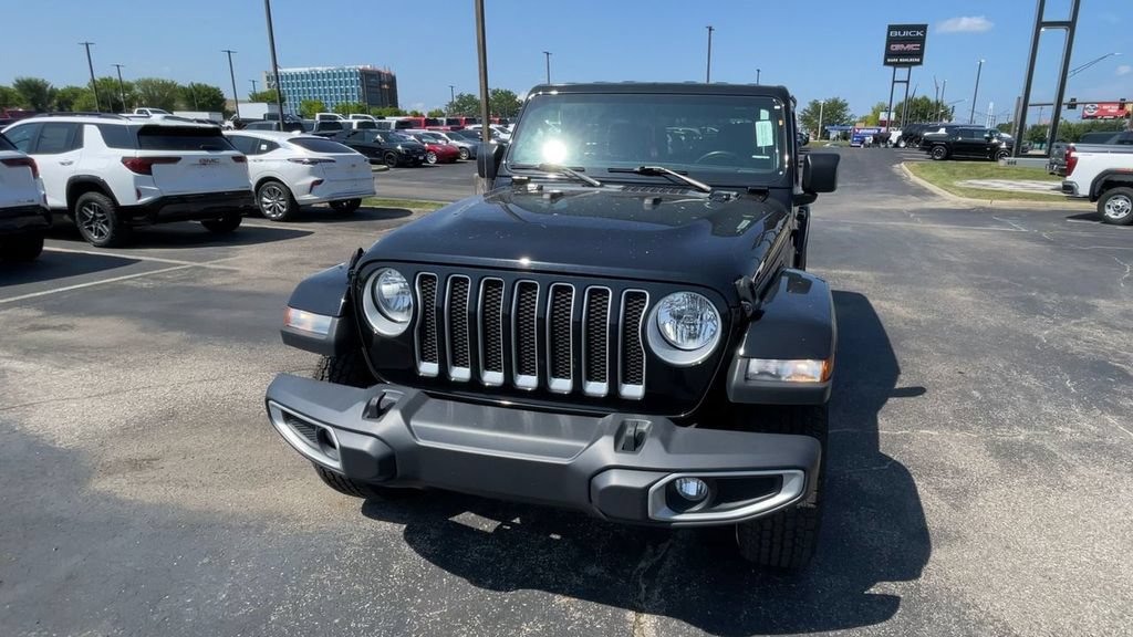 Used 2022 Jeep Wrangler Unlimited Sahara AWD/4WD image 5