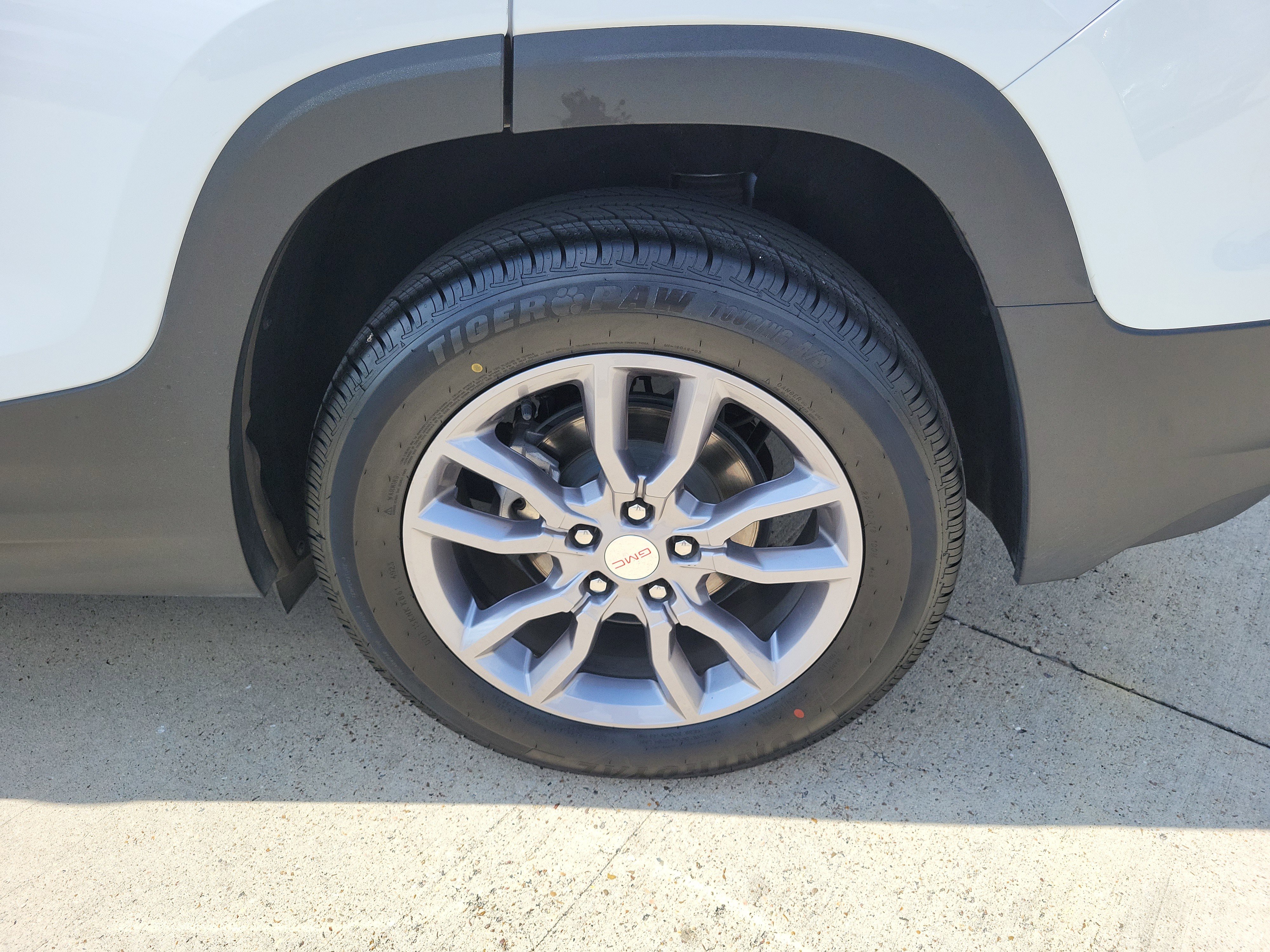 Used 2024 GMC Terrain SLT FWD image 27