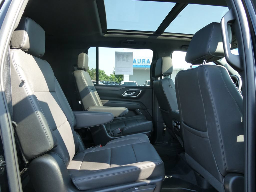 Certified 2023 Chevrolet Suburban Z71 w/ Luxury Package AWD/4WD image 16