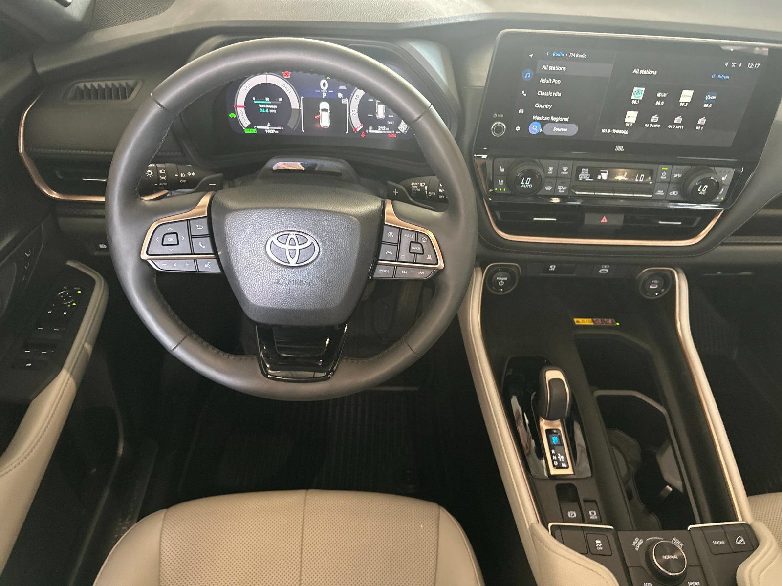 Used 2025 Toyota Grand Highlander AWD Hybrid image 16