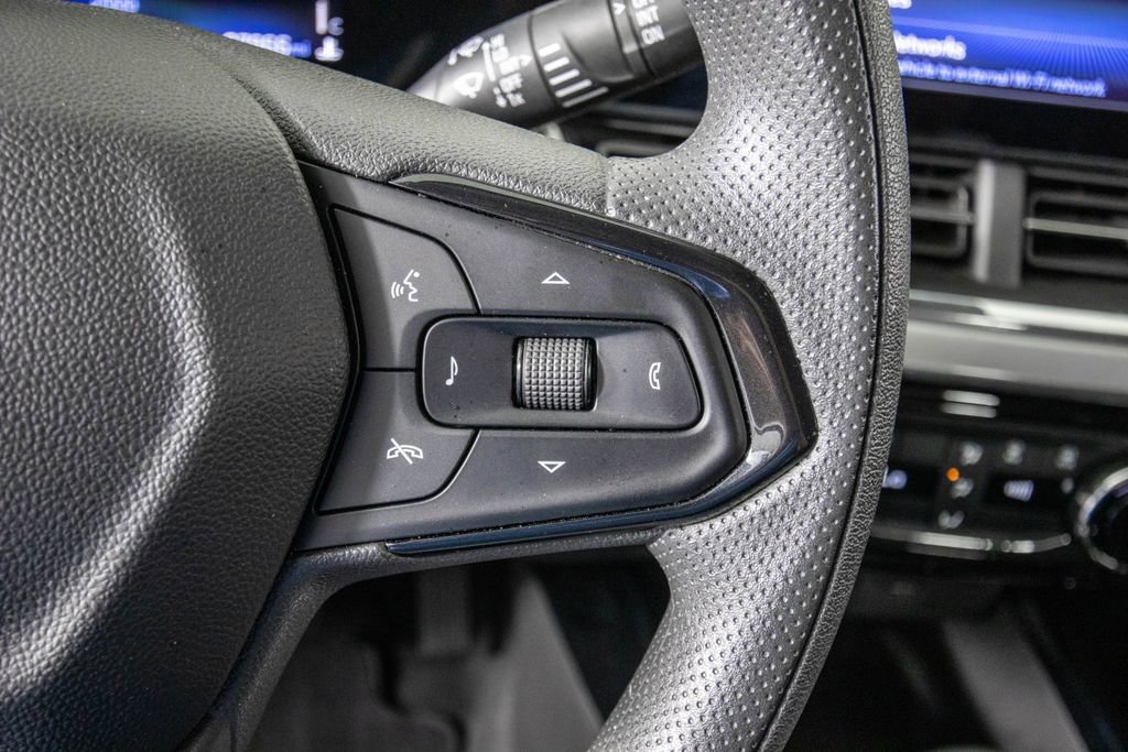 Used 2025 Chevrolet Trax LT image 21
