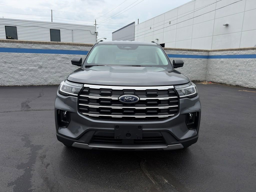 Used 2025 Ford Explorer Active w/ Active Comfort Package AWD/4WD image 8
